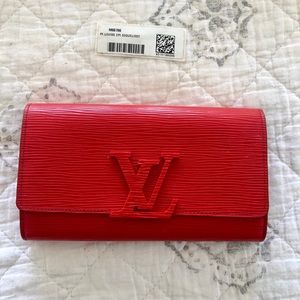 LOUIS VUITTON
PIVOINE EPI LOUISE WALLET RED